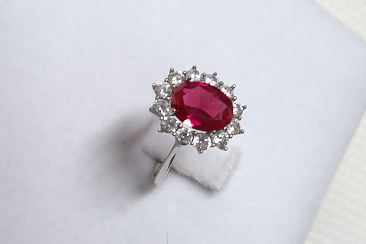 anello pietra rossa